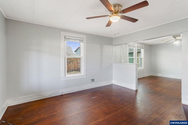 165 SE Clay St, Dallas, OR 97338