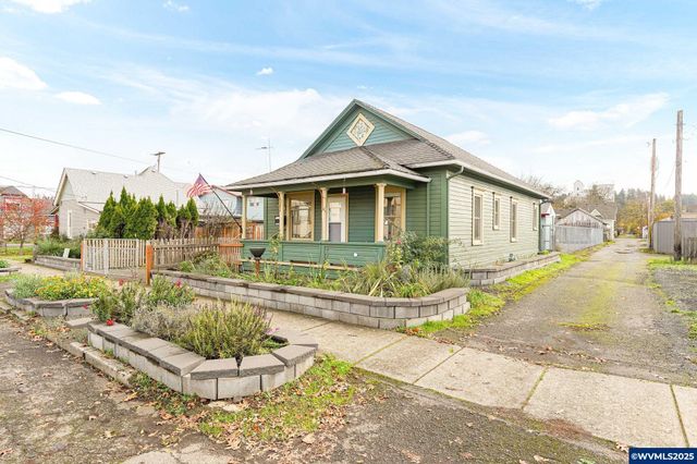 165 SE Clay St, Dallas, OR 97338