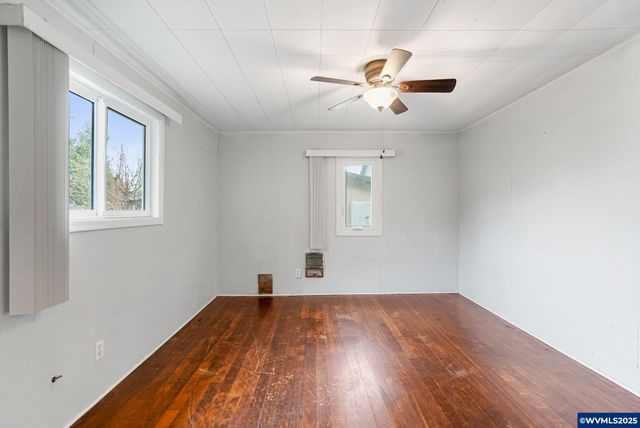 165 SE Clay St, Dallas, OR 97338