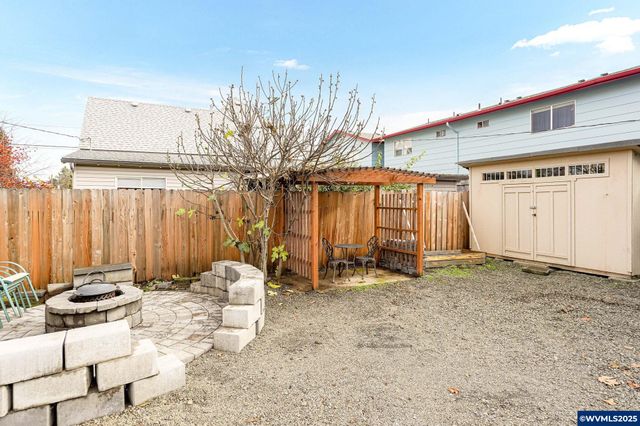 165 SE Clay St, Dallas, OR 97338