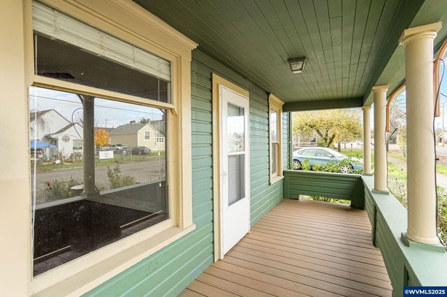 165 SE Clay St, Dallas, OR 97338