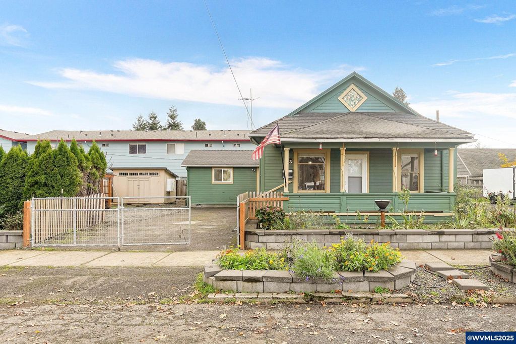 165 SE Clay St, Dallas, OR 97338