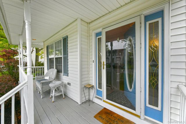 79 6th Avenue, Holtsville, NY 11742