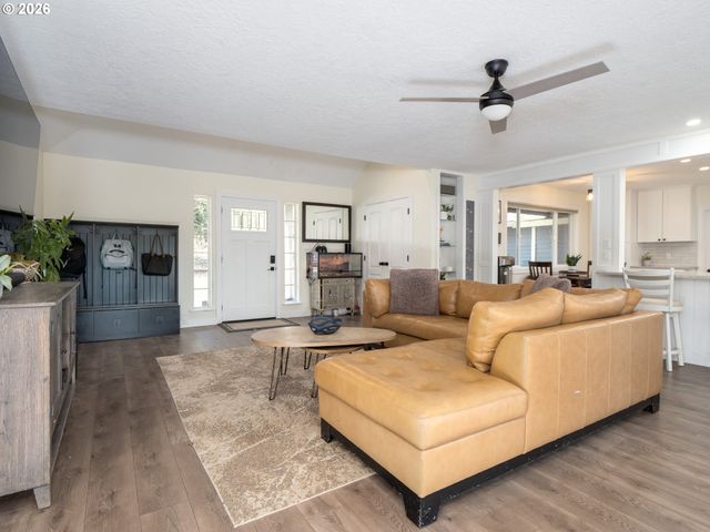 12735 Sw 22ND Ave, Lake Oswego, OR 97034