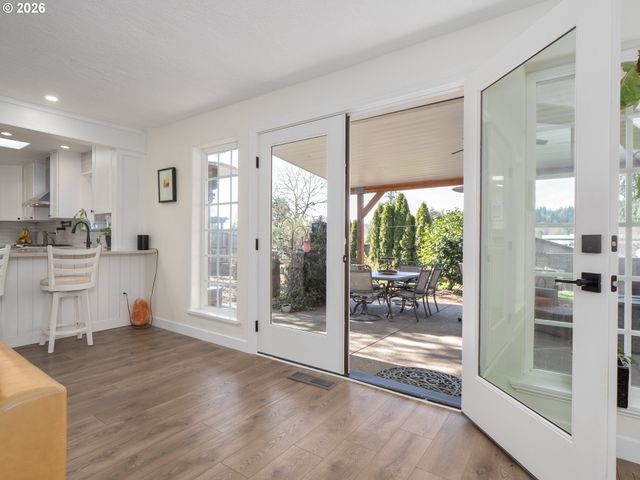 12735 Sw 22ND Ave, Lake Oswego, OR 97034