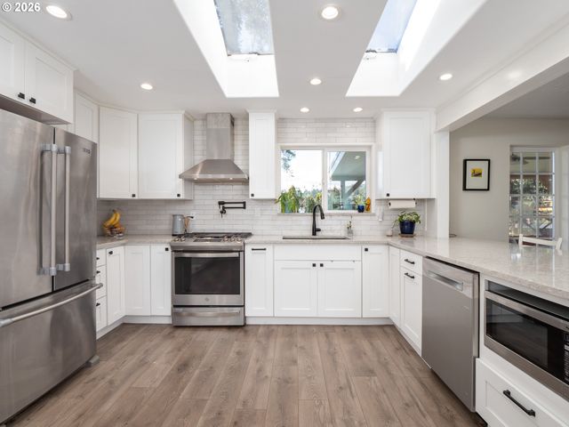 12735 Sw 22ND Ave, Lake Oswego, OR 97034