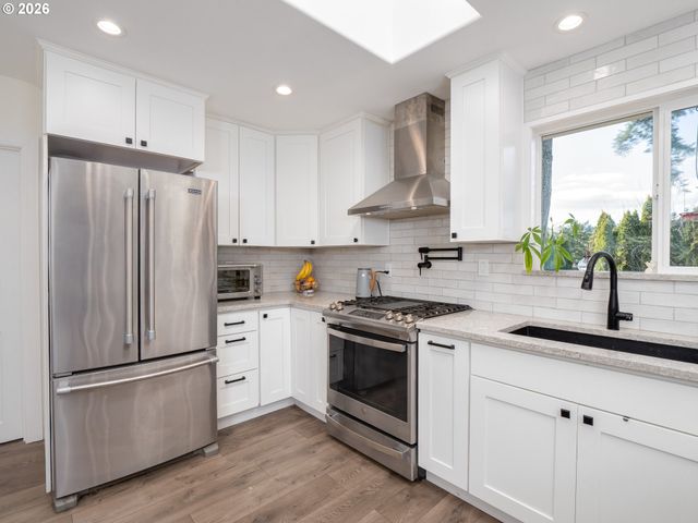 12735 Sw 22ND Ave, Lake Oswego, OR 97034