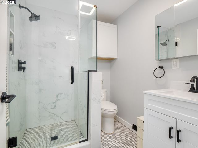 12735 Sw 22ND Ave, Lake Oswego, OR 97034