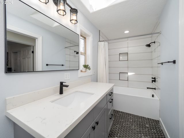 12735 Sw 22ND Ave, Lake Oswego, OR 97034