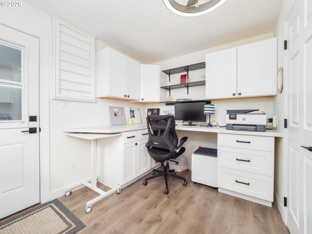 12735 Sw 22ND Ave, Lake Oswego, OR 97034