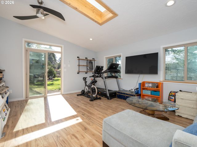 12735 Sw 22ND Ave, Lake Oswego, OR 97034