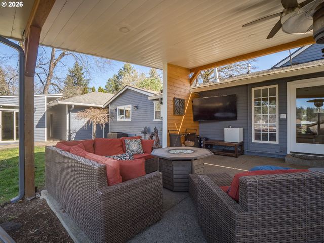 12735 Sw 22ND Ave, Lake Oswego, OR 97034