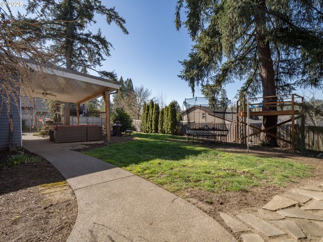 12735 Sw 22ND Ave, Lake Oswego, OR 97034