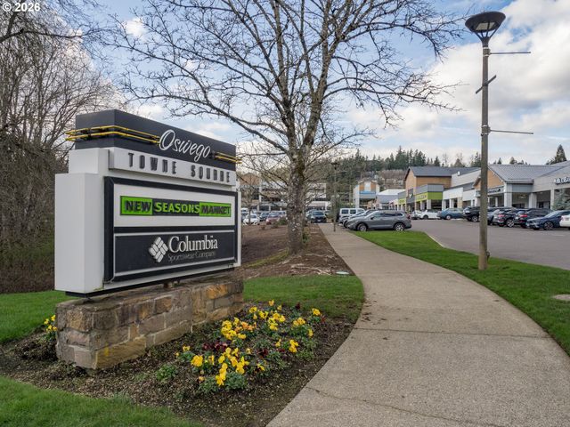 12735 Sw 22ND Ave, Lake Oswego, OR 97034