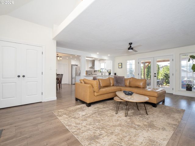 12735 Sw 22ND Ave, Lake Oswego, OR 97034