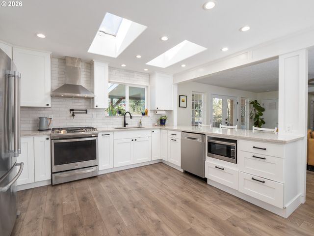 12735 Sw 22ND Ave, Lake Oswego, OR 97034