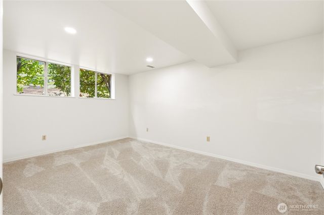 14613 SE 16th Place, Bellevue, WA 98007