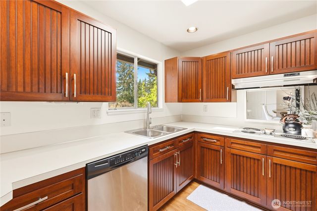 14613 SE 16th Place, Bellevue, WA 98007