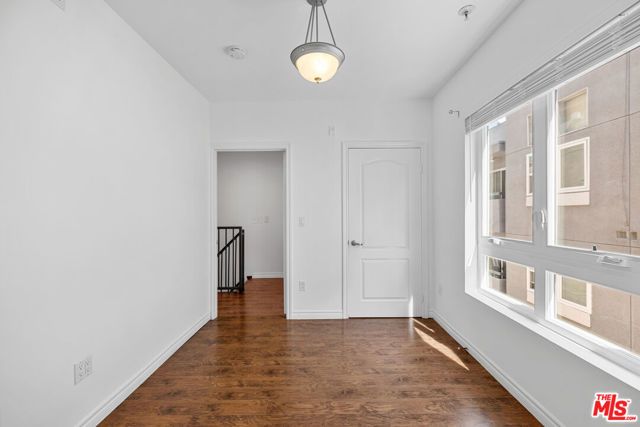 5633 Carlton Way 203, Los Angeles, CA 90028