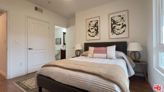 5633 Carlton Way 203, Los Angeles, CA 90028