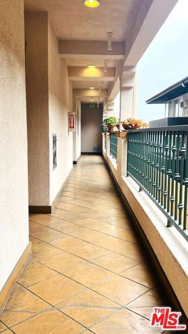 5633 Carlton Way 203, Los Angeles, CA 90028