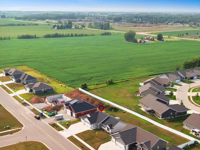 869 JOEANNA WAY, Pulaski, WI 54162