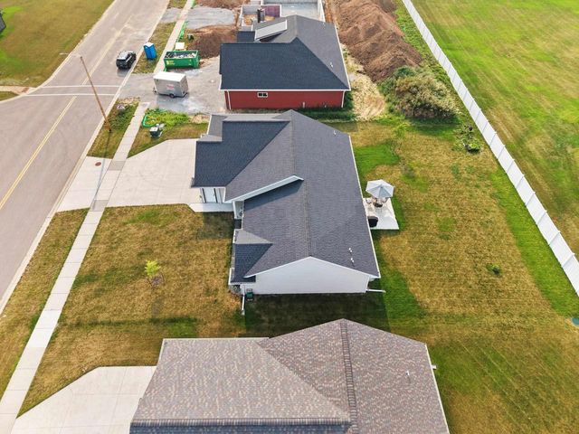 869 JOEANNA WAY, Pulaski, WI 54162