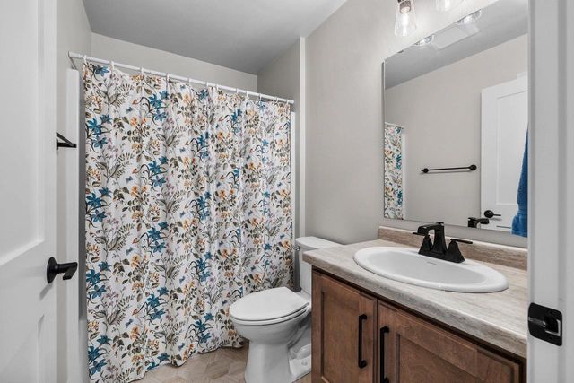 869 JOEANNA WAY, Pulaski, WI 54162