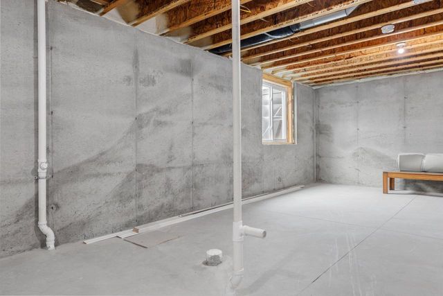 869 JOEANNA WAY, Pulaski, WI 54162