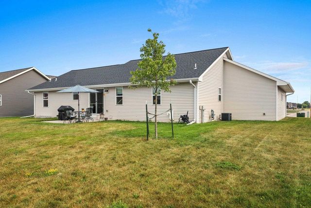 869 JOEANNA WAY, Pulaski, WI 54162