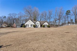 5675 Bridle Glen Dr., Sugar Hill, GA 30518