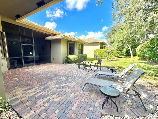 8041 E Via Grande, Boynton Beach, FL 33437