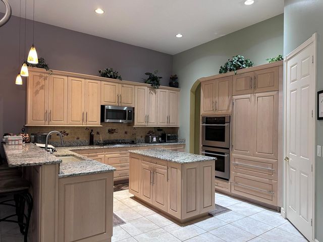 8041 E Via Grande, Boynton Beach, FL 33437