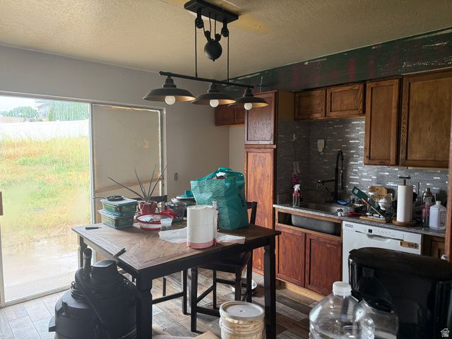 3726 S 2025 W, Roy, UT 84067