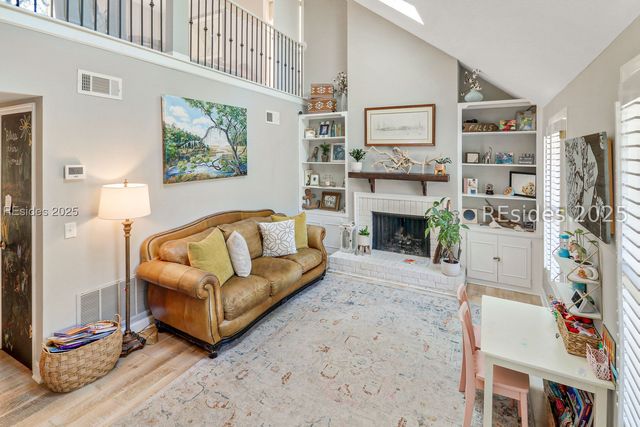 32 Otter Rd, Hilton Head Island, SC 29928