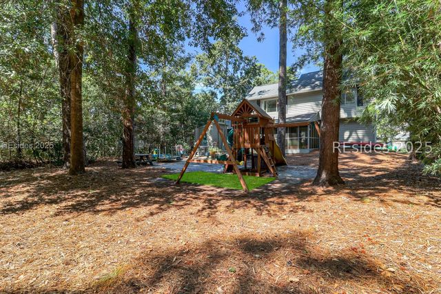 32 Otter Rd, Hilton Head Island, SC 29928