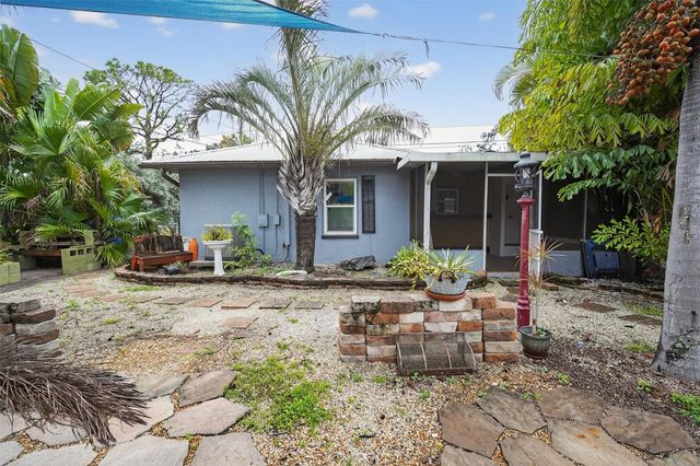 8301 RIVERSIDE DRIVE NE, St Petersburg, FL 33702