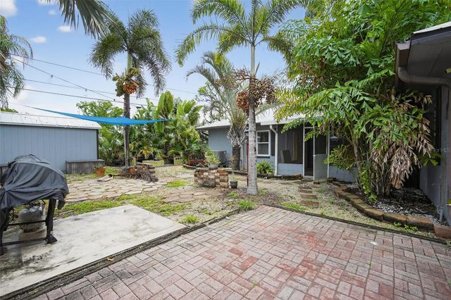 8301 RIVERSIDE DRIVE NE, St Petersburg, FL 33702