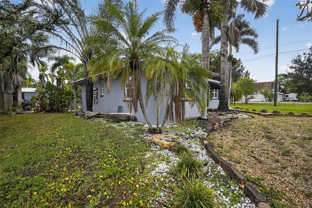 8301 RIVERSIDE DRIVE NE, St Petersburg, FL 33702