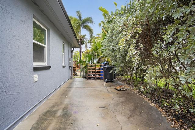 8301 RIVERSIDE DRIVE NE, St Petersburg, FL 33702