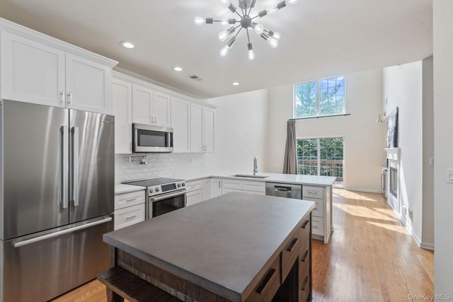 38 Mulberry Drive, Tuxedo Park, NY 10987