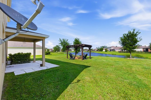3044 Woodswalk Drive, Fort Pierce, FL 34945