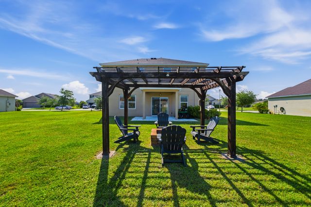 3044 Woodswalk Drive, Fort Pierce, FL 34945
