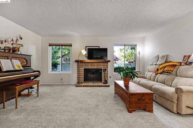 2567 El Portal Dr A, San Pablo, CA 94806