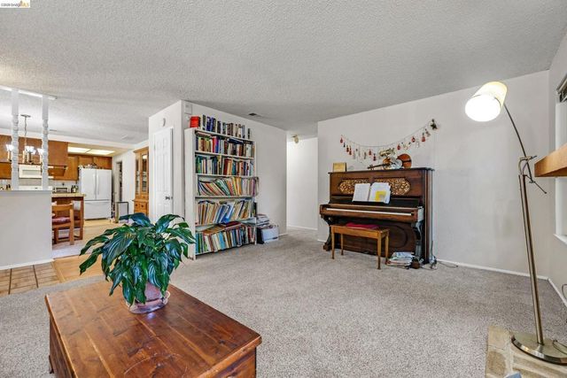 2567 El Portal Dr A, San Pablo, CA 94806