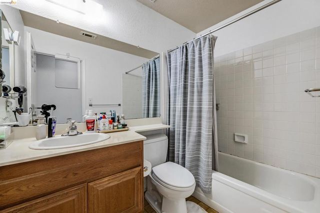 2567 El Portal Dr A, San Pablo, CA 94806