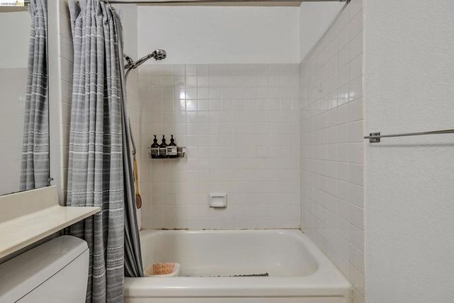 2567 El Portal Dr A, San Pablo, CA 94806