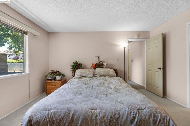 2567 El Portal Dr A, San Pablo, CA 94806