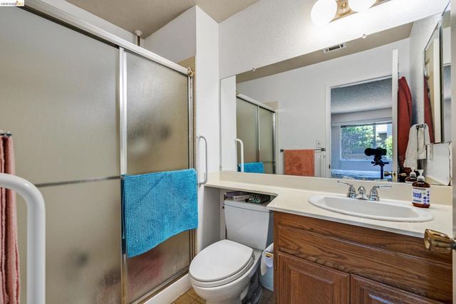 2567 El Portal Dr A, San Pablo, CA 94806