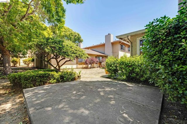 2567 El Portal Dr A, San Pablo, CA 94806
